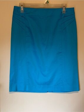 New York & Company Blue Pencil Stretch Skirt. Size 6.